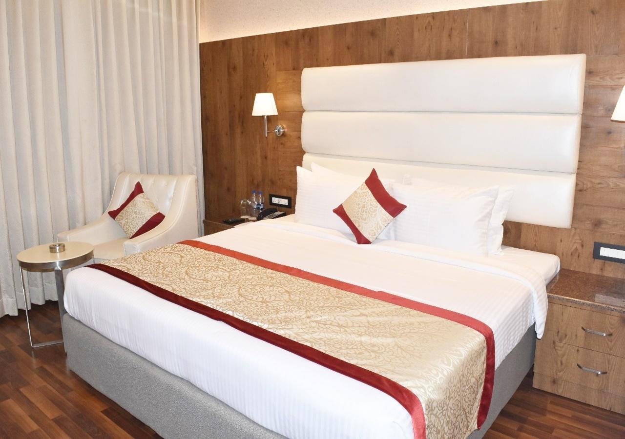 Ss Lumina Hotel Bangalore Ngoại thất bức ảnh